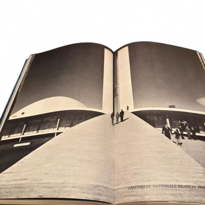 Livro Niemeyer — Luce Wilquin & André Delcourt (Éditions Alphabet, 1977) — Francês — Capa dura