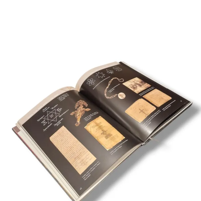 Livro Estrelas de Couro: A Estética do Cangaço — Frederico Pernambucano de Mello (Escrituras Editora, 2010) — Capa dura