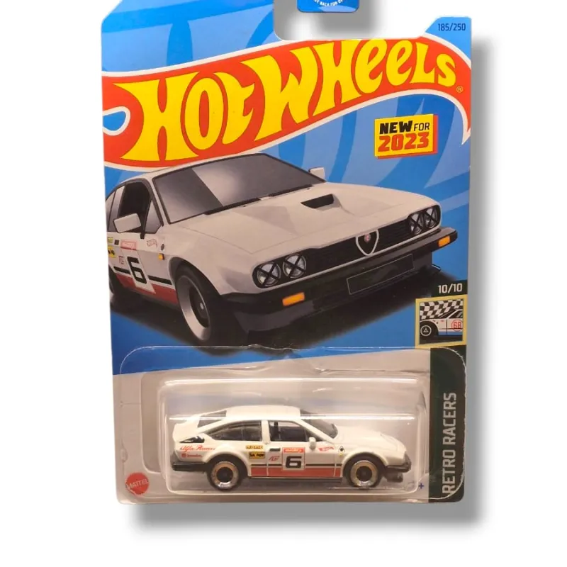 Hot Wheels – Retro Racers Alfa Romeo GTV6 Branco (10/10) — New for 2023 (185/250)