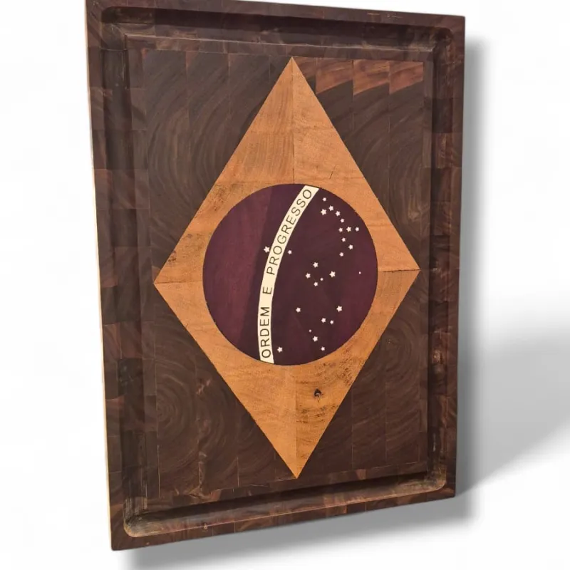 Tábua Bandeira do Brasil em Marchetaria (Marfim, Ipê-roxo e Roxinho) – 51×37 cm