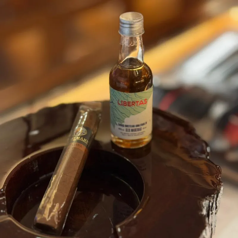 Cachaça Lamas 6 Madeiras + Charuto Dannemann Mata Fina Robusto