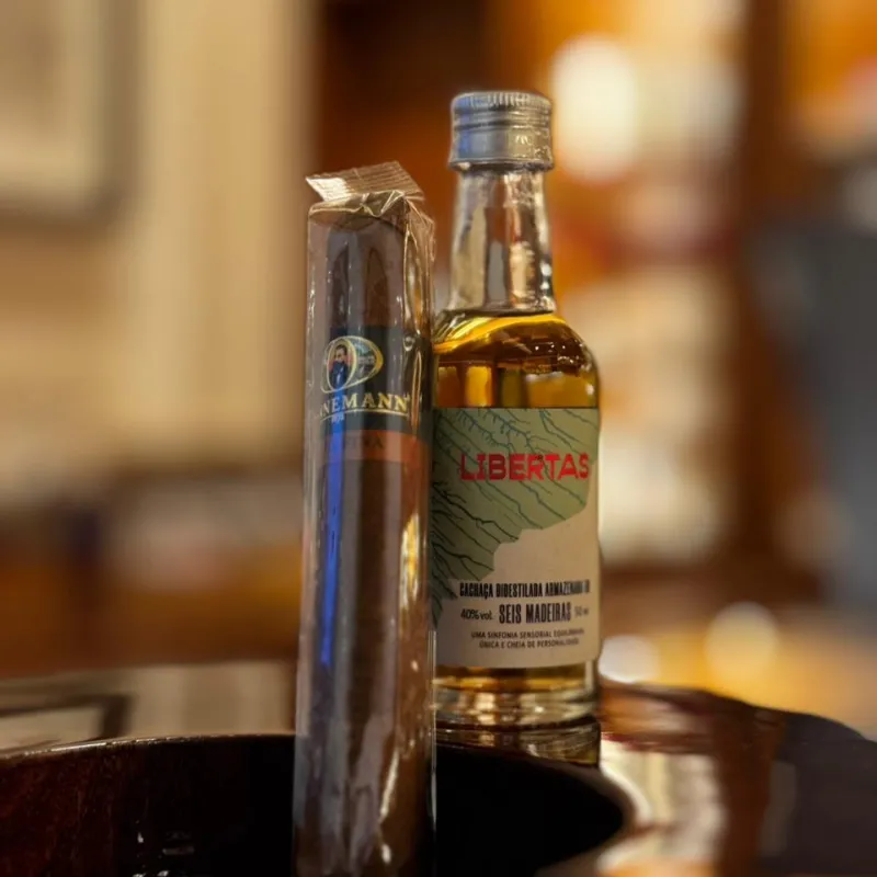 Cachaça Lamas 6 Madeiras + Charuto Dannemann Mata Fina Robusto