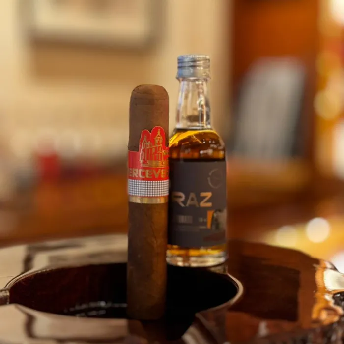 Rum Lamas Apraz Ouro + Charuto Perceverancia Premium Robusto